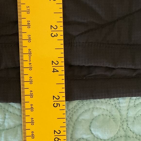 The North Face Button Down Black Womens Large Puffer Vest - Picture 8 of 9